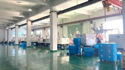 Shangyu ShengRuiSi Packaging Co.,Ltd linea di produzione del fabbricante